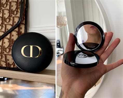 dior compact mirroring.